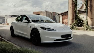 Wil jij graag een keer rijden in een Tesla die is uitgerust met de Full Self Driving-modus, maar heb je geen geld om er een te kopen? Dan hebben we goed nieuws voor je.