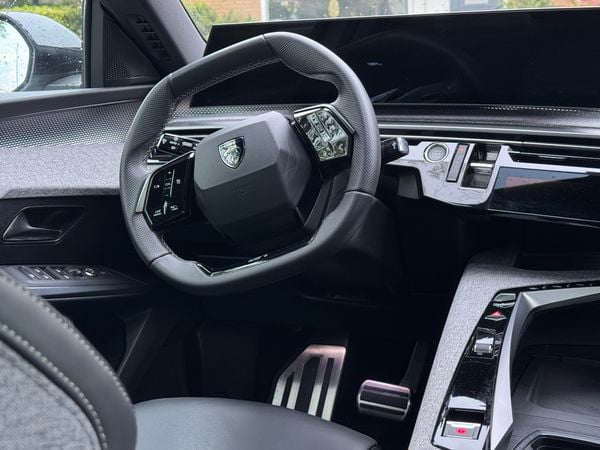 Review: de Peugeot E-3008 is niet goedkoop, maar wel bijzonder sexy