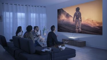 Smart tv is niet meer nodig door nieuwe 8K beamer van Samsung