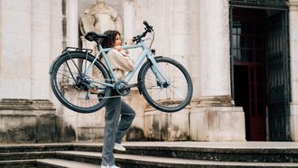 Deze nieuwe elektrische fiets laad je op met je iPhone-lader