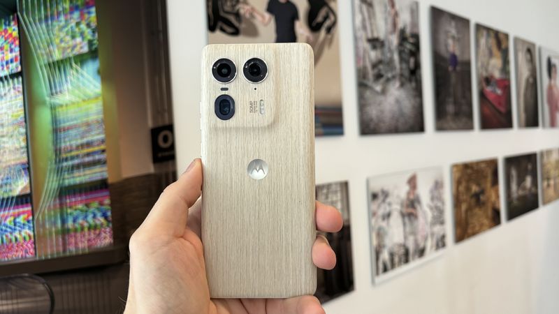 Motorola wil Android-concurrentie aanvallen met houten telefoon