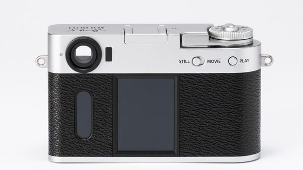 Fujifilm heeft de X half aangekondigd. De camera is piepklein, ontzettend retro, maar stiekem best modern.