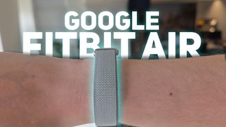 Met de Fitbit air schakelt Google niet alleen de bestaande concurrentie uit, het maakt fitness tracking ook toegankelijker dan ooit, met één kanttekening.