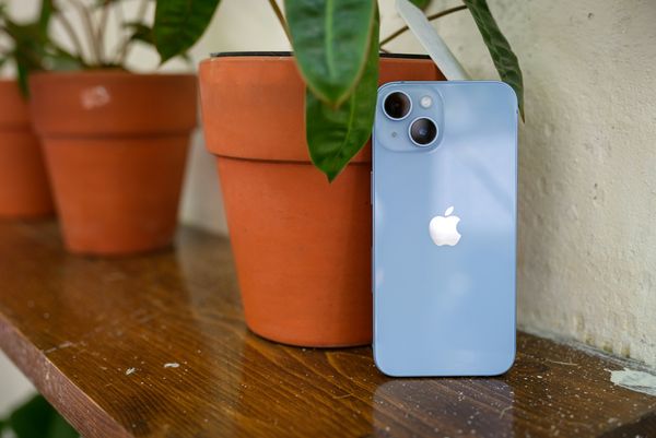 Vanaf 28 december is Apple verplicht om usb c te gebruiken in de EU. Om die reden haalt het techbedrijf twee iPhones uit de verkoop.