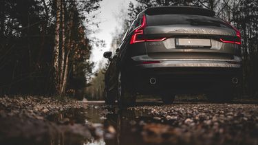 Google lijkt een nieuwe kleurrijke verandering naar Android Auto te brengen. Net nu het bijna Kerst is.