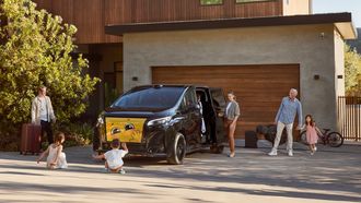 Bizarre elektrische auto maakt Pixar's Cars werkelijkheid