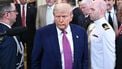 De Amerikaanse president Donald Trump vertrekt na het ondertekenen van een wetsvoorstel dat de Californische regel blokkeert die de verkoop van nieuwe auto's op gas verbiedt voor 2035 in de East Room van het Witte Huis in Washington, DC op 12 juni 2025. President Trump zei donderdag dat hij in de nabije toekomst mogelijk de tarieven op geïmporteerde auto's zal verhogen, in een poging om de binnenlandse productie te ondersteunen. SAUL LOEB / AFP