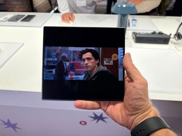 Samsung onthult nieuw Galaxy Z 8-lijn met opvallend nieuw exemplaar