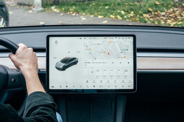 Het infotainmentsysteem in je auto heeft geheime functies