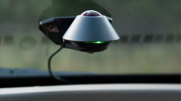 Schrikken Zorgvuldig lezen Investeren Deze 360 graden dashcam vertelt je wanneer iemand aan je auto zit