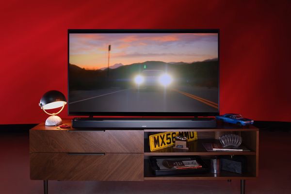 Bose soundbar en bass flink goedkoper bij Coolblue