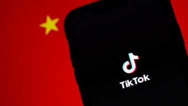 De VS en TikTok liggen al enige tijd met elkaar in de clinch. Inmiddels zou het plan zijn dat Oracle een deel van het platform overneemt.