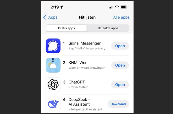 De Autoriteit Persoonsgegevens waarschuwde vorige week voor de Chinese AI-chatbot DeepSeek. Privacy First vindt dat dat niet ver genoeg gaat.