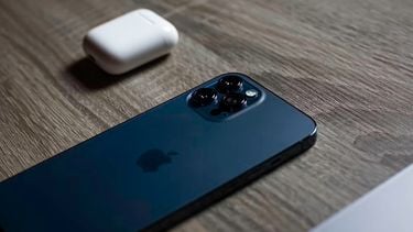 Klaar met doelloos scrollen? Zo blokkeer je tijdrovende apps op je iPhone