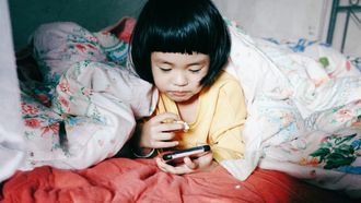 Het verbod op sociale media voor kinderen onder de vijftien jaar in Frankrijk gaat niet door. Een rechter heeft een streep door het plan gezet.
