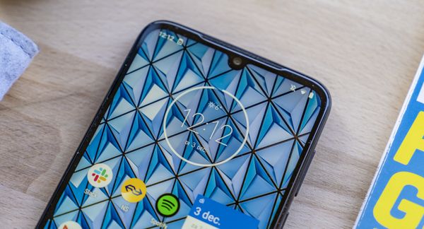 Motorola Moto G8 Plus review notch