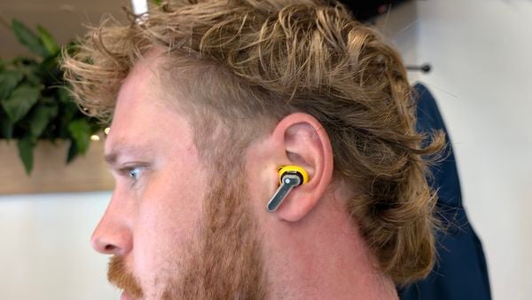 Nothing maakt twijfelachtige keuzes voor smartphones, maar voor audio zijn ze akelig goed bezig. Weten ze hunzelf opnieuw te bewijzen met de goedkopere Ear (3a)?