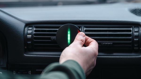 Flitsmeister Dot vs. TomTom Tom: wat is de beste gadget tegen flitsers?