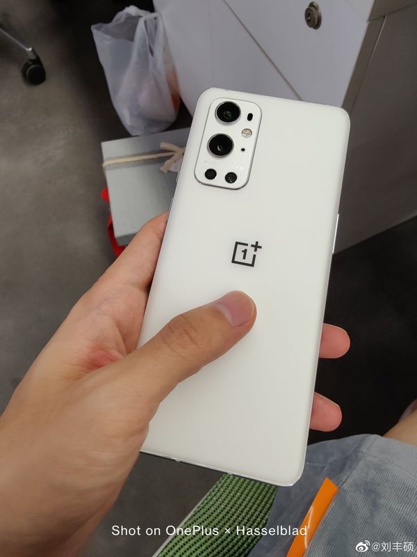 OnePlus 9 Pro in het wit