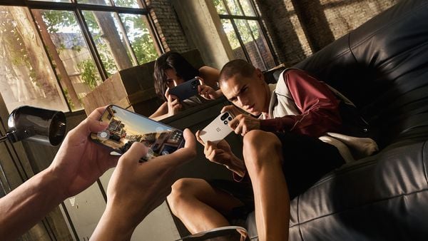 OnePlus 15 onthuld: sneller, slimmer en compleet vernieuwd