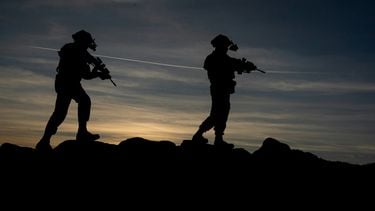 Personeel van Defensie mag geen Polarsteps meer gebruiken op diensttelefoons. Dat besluit is genomen vanwege een lek bij de reisaap.