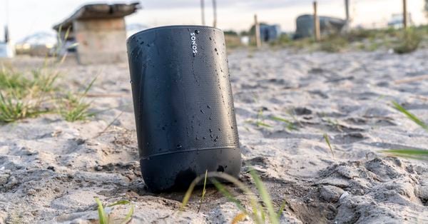 Sonos Move op het strand