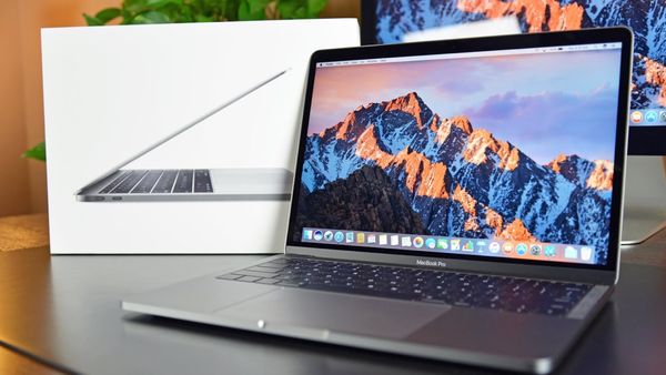 MacBook Pro apple