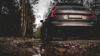 Google lijkt een nieuwe kleurrijke verandering naar Android Auto te brengen. Net nu het bijna Kerst is.