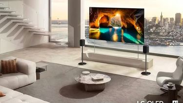 Smart-tv's worden veel groter (maar wil je dat ook echt)
