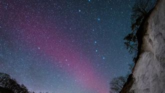Het bloedrode licht in de lucht dat Scandinavië in z’n greep houdt
