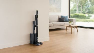 Wees er snel bij, want Action stunt voor slechts een weekje met deze stofzuiger inclusief laad- en leegstation.