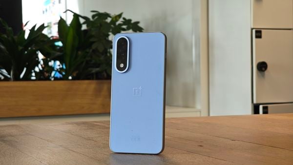 OnePlus brengt deze zomer de nieuwste aanwinsten in de betaalbare Nord-lijn uit. WANT neemt de OnePlus Nord 5 onder de loep.