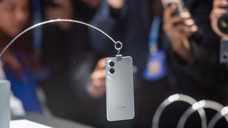 Samsung lekt zelf prijs van zijn dunste smartphone ooit