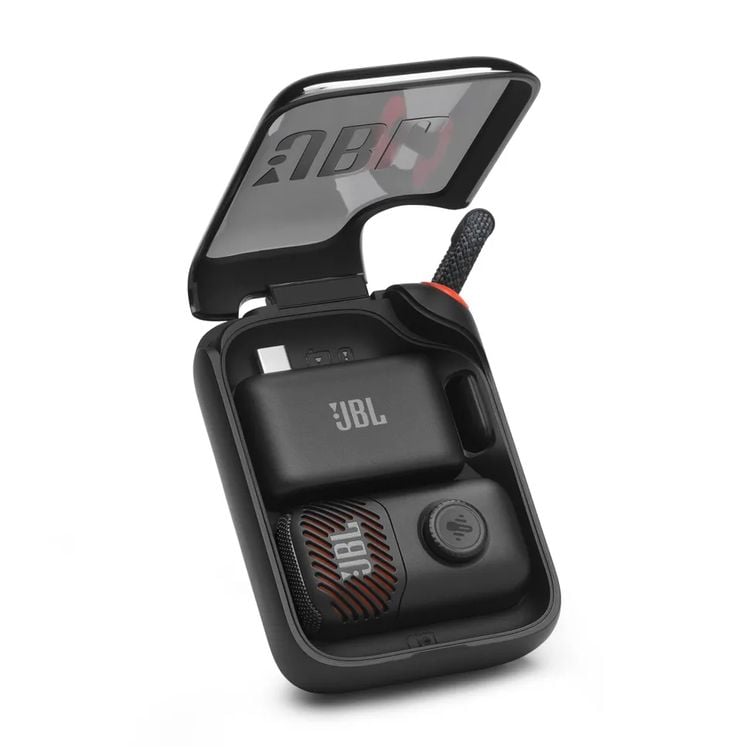 JBL heeft middels een persbericht een aantal nieuwe producten uit de doeken gedaan, waaronder een compleet nieuw idee: een microfoon.