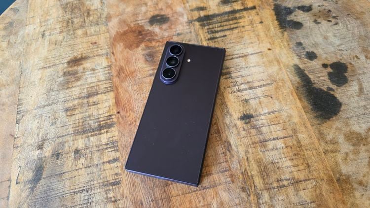Met het nieuwe paspoortformaat van de Samsung Galaxy Z Fold8, is het heet geworden onder de voeten van zijn grotere broer. Is de Galaxy Z Fold8 Ultra nog wel de prijs waard?