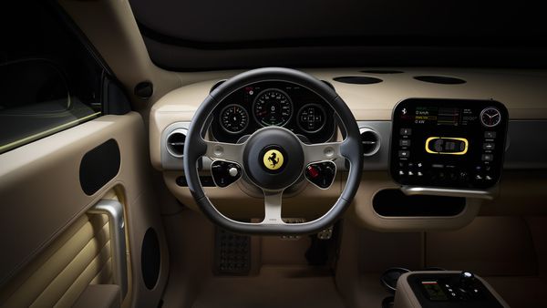 Ferrari's eerste elektrische auto voegt Apple en Samsung samen met uniek ontwerp