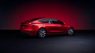 Vernieuwde Tesla Model 3 krijgt tweede beeldscherm, groter actieradius en meer