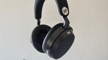 Na jaren wachten hebben we nu eindelijk de opvolger van de Momentum 4. Kan Sennheiser het wachten op de Momentum 5 het waard maken?