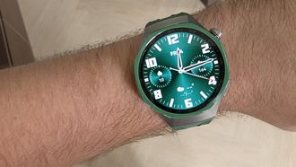De Huawei Watch GT 7 Pro zit vol functies voor fanatieke buitensporters. Maar juist de accu maakt hem ook interessant voor mensen die vooral vergeten hun smartwatch op te laden. Job testte het horloge